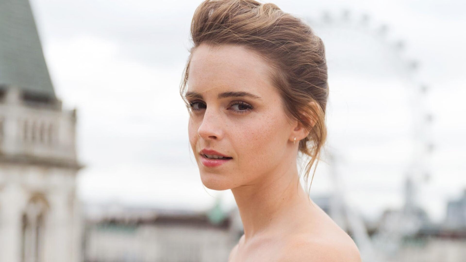 “英超最新战报:球队奋力拼搏争夺每一分”,英超最新一轮结果