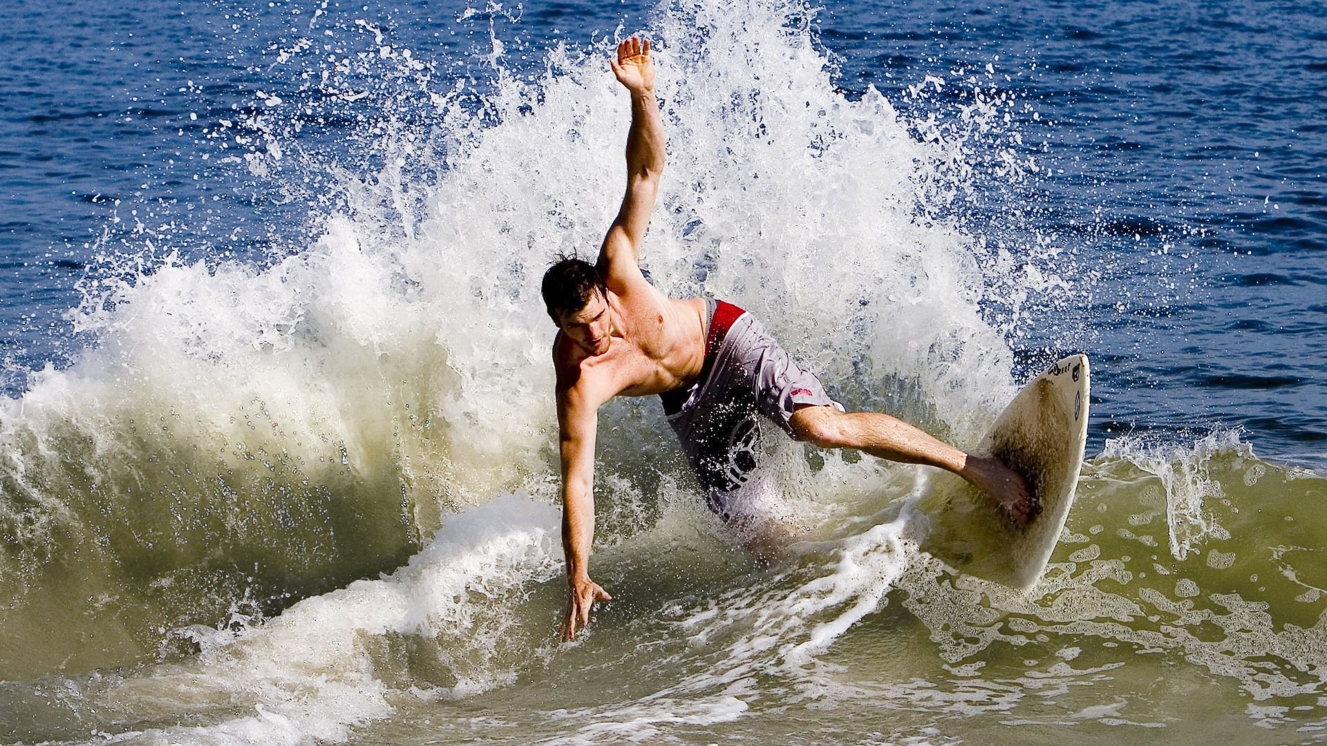 约翰·恩多耶-布鲁阿尔决赛表现超出预期，约翰布莱恩